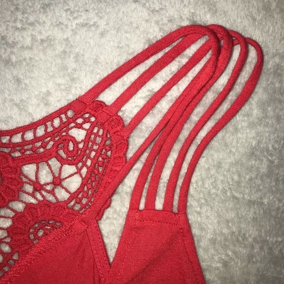 LIKE NEW No Boundaries Red White Tank Top Medium M - Picture 4 of 11